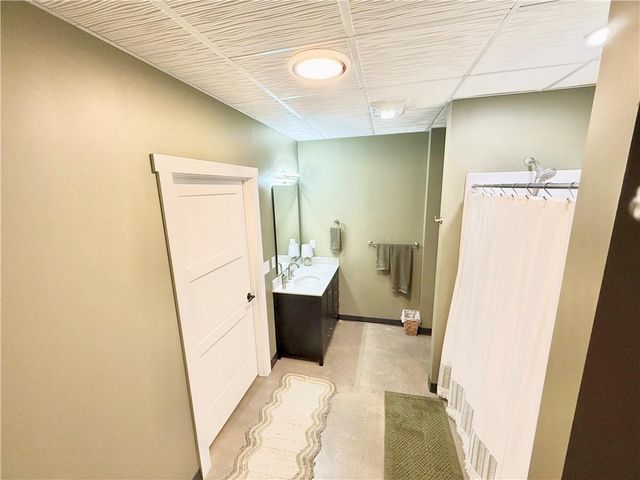 1048 Lake Viking Terrace, Altamont, MO 64620