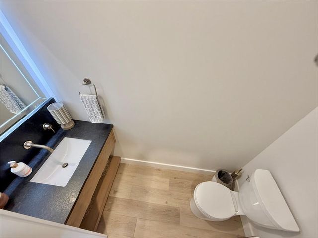 1048 Lake Viking Terrace, Altamont, MO 64620