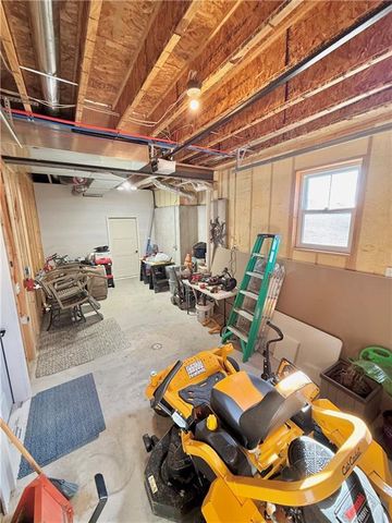 1048 Lake Viking Terrace, Altamont, MO 64620