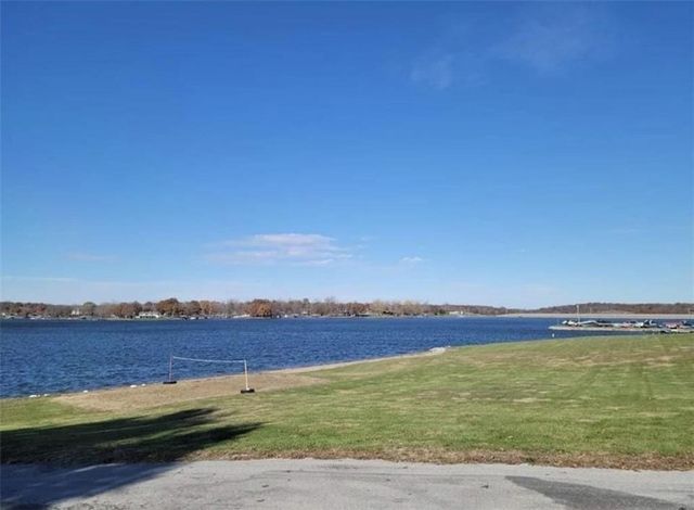 1048 Lake Viking Terrace, Altamont, MO 64620