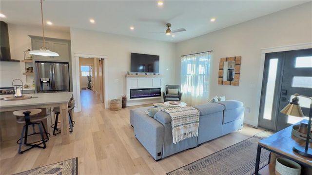 1048 Lake Viking Terrace, Altamont, MO 64620