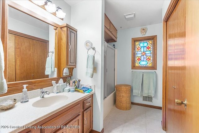 628 Jones Street, Grand Ledge, MI 48837