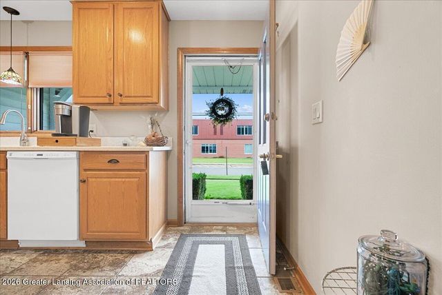 628 Jones Street, Grand Ledge, MI 48837