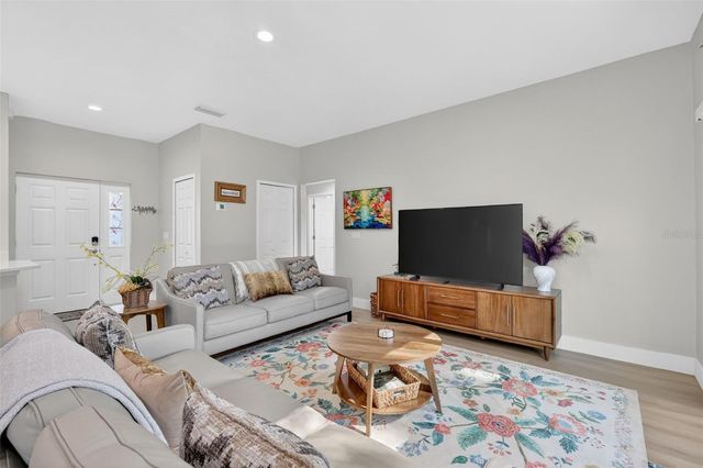 335 VINCENT DRIVE, Mount Dora, FL 32757