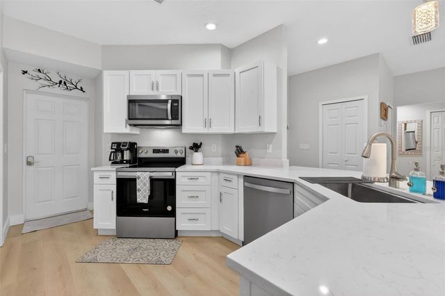 335 VINCENT DRIVE, Mount Dora, FL 32757