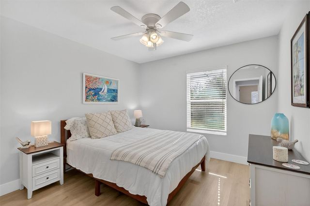 335 VINCENT DRIVE, Mount Dora, FL 32757