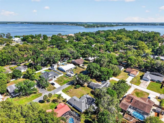 335 VINCENT DRIVE, Mount Dora, FL 32757