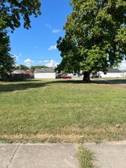 900 W Block Laurel (27 & 28) Street, Seymour, IN 47274