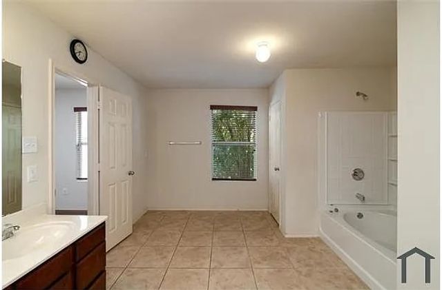 4900 Meadow Trails Drive, Fort Worth, TX 76244