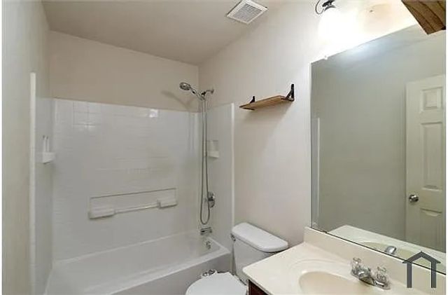 4900 Meadow Trails Drive, Fort Worth, TX 76244