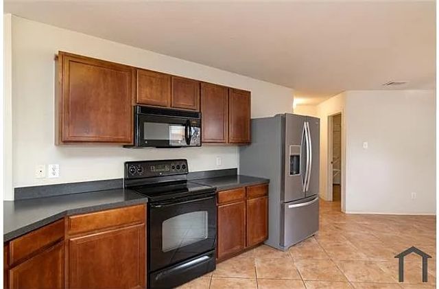 4900 Meadow Trails Drive, Fort Worth, TX 76244