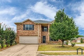4900 Meadow Trails Drive, Fort Worth, TX 76244