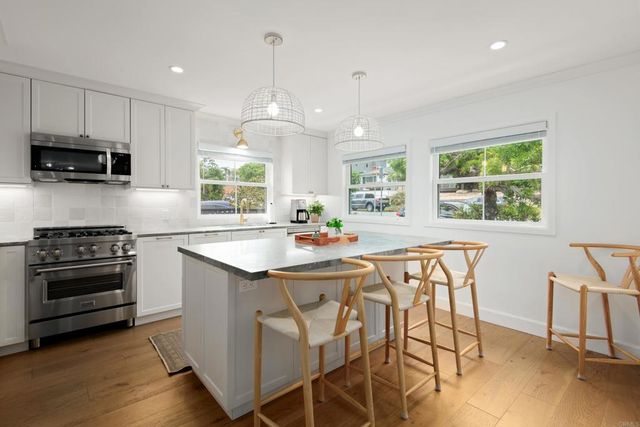 937 3Rd Street, Encinitas, CA 92024