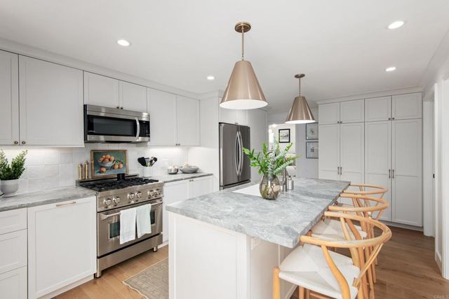 937 3Rd Street, Encinitas, CA 92024