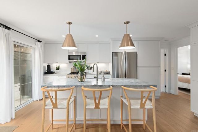 937 3Rd Street, Encinitas, CA 92024