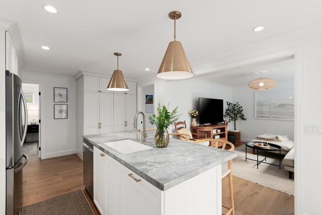 937 3Rd Street, Encinitas, CA 92024