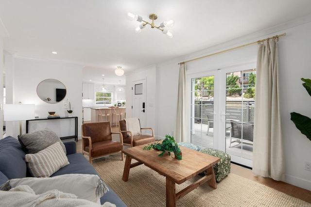 937 3Rd Street, Encinitas, CA 92024