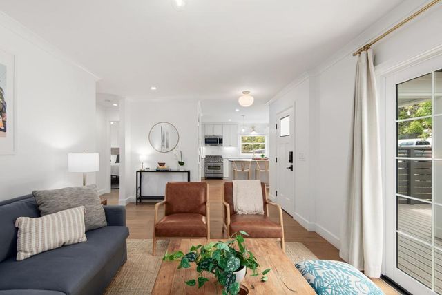 937 3Rd Street, Encinitas, CA 92024