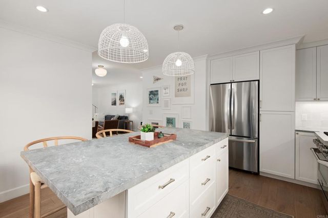 937 3Rd Street, Encinitas, CA 92024