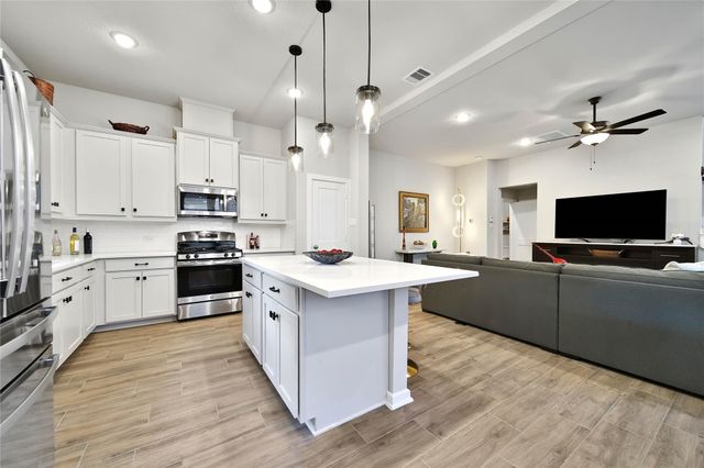 104 Red Cascade Court, Conroe, TX 77318