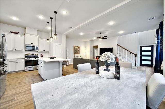 104 Red Cascade Court, Conroe, TX 77318
