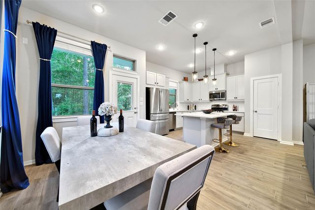 104 Red Cascade Court, Conroe, TX 77318
