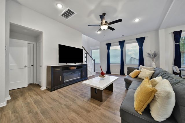 104 Red Cascade Court, Conroe, TX 77318