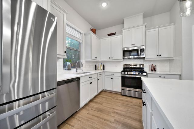 104 Red Cascade Court, Conroe, TX 77318