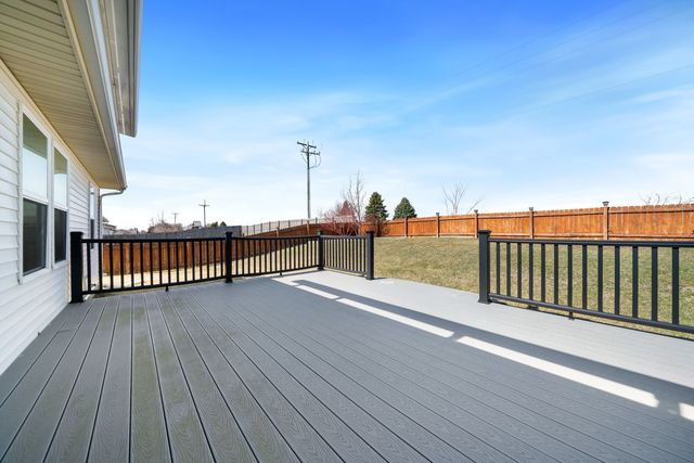 6928 Tupelo Road, Loves Park, IL 61111