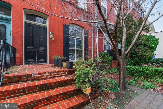 206 S 43RD ST, Philadelphia, PA 19104