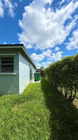 11952 SW 37th Ter, Miami, FL 33175