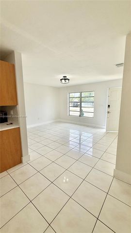 11952 SW 37th Ter, Miami, FL 33175
