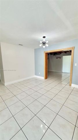 11952 SW 37th Ter, Miami, FL 33175