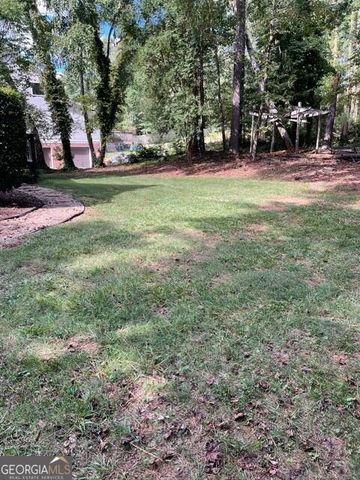 5160 Shadow Path Lane SW, Lilburn, GA 30047