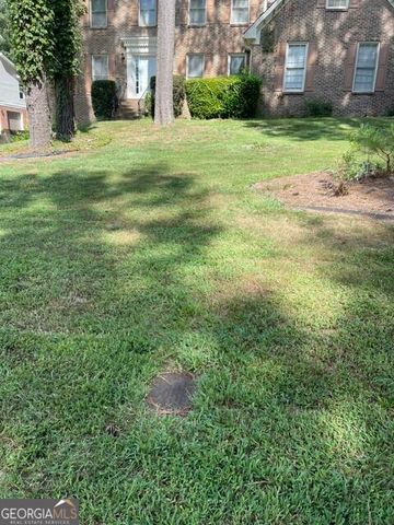 5160 Shadow Path Lane SW, Lilburn, GA 30047