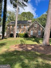 5160 Shadow Path Lane SW, Lilburn, GA 30047