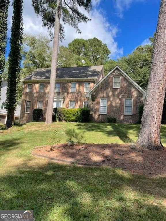 5160 Shadow Path Lane SW, Lilburn, GA 30047