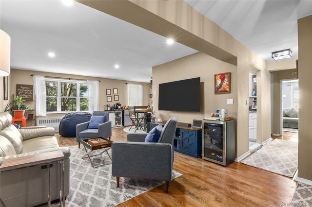 11 Balint Drive 351, Yonkers, NY 10710