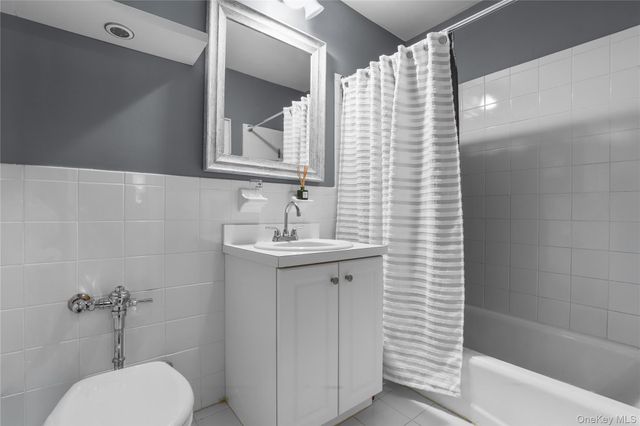 11 Balint Drive 351, Yonkers, NY 10710