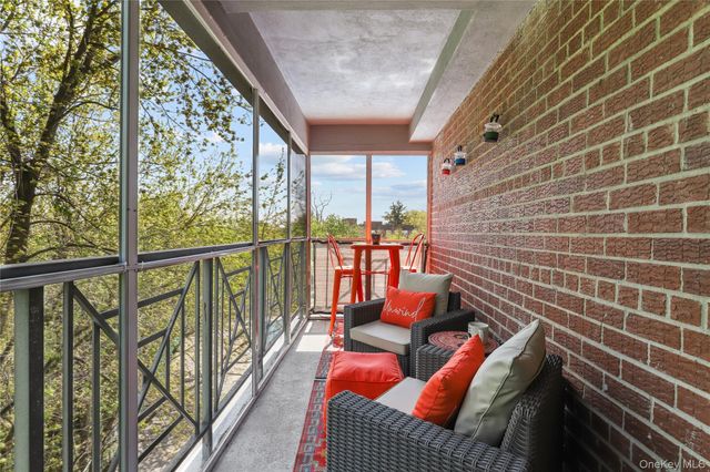 11 Balint Drive 351, Yonkers, NY 10710