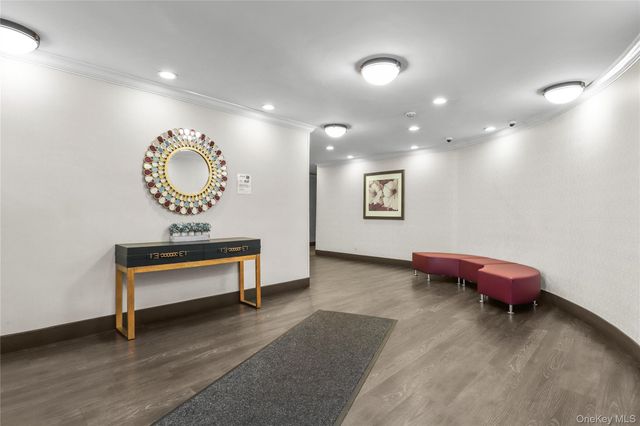 11 Balint Drive 351, Yonkers, NY 10710