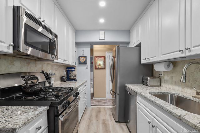 11 Balint Drive 351, Yonkers, NY 10710