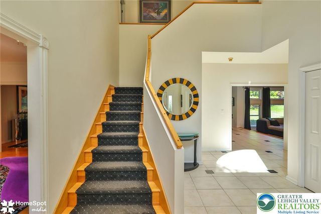 1614 Penns Crossing, South Whitehall Twp, PA 18104
