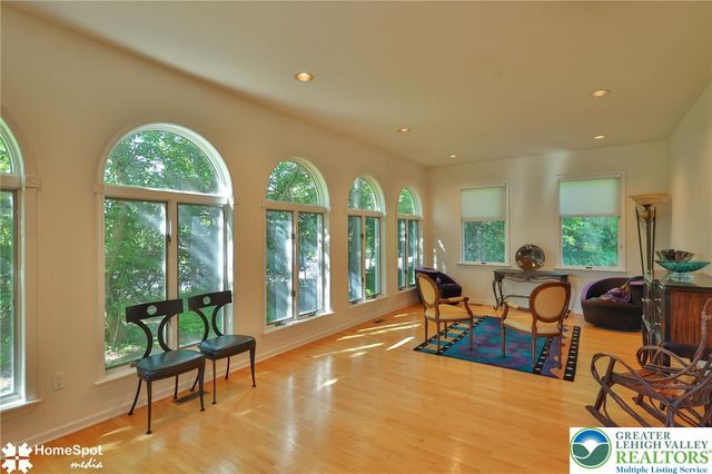1614 Penns Crossing, South Whitehall Twp, PA 18104
