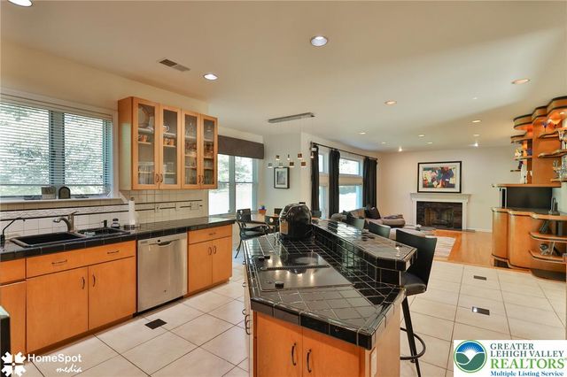 1614 Penns Crossing, South Whitehall Twp, PA 18104