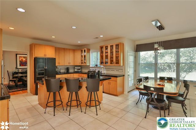 1614 Penns Crossing, South Whitehall Twp, PA 18104