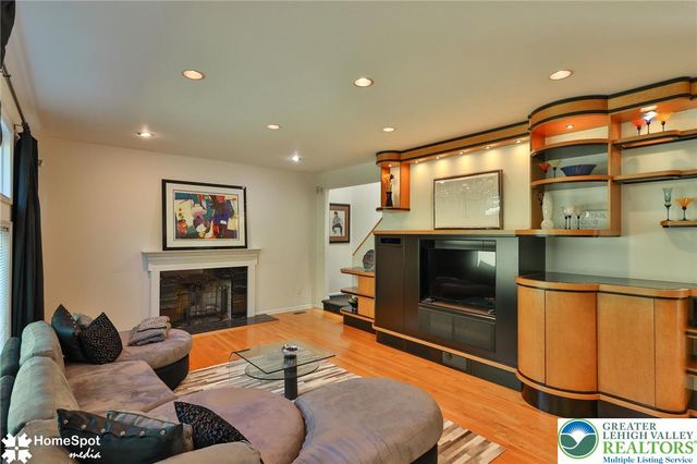 1614 Penns Crossing, South Whitehall Twp, PA 18104