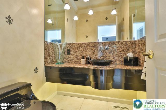 1614 Penns Crossing, South Whitehall Twp, PA 18104
