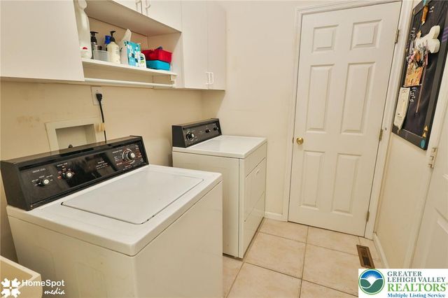 1614 Penns Crossing, South Whitehall Twp, PA 18104