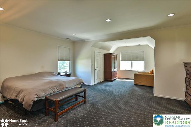 1614 Penns Crossing, South Whitehall Twp, PA 18104